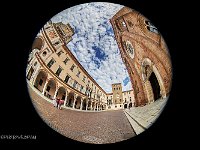 1DX25356piazza  Il Duomo, Torre Guelfa, Palazzo Pretorio, Municipio e Torrazzo