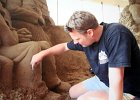63  Artista al lavoro