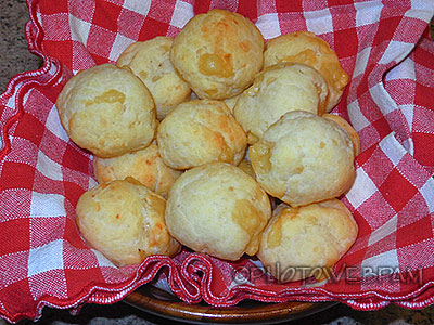 pao de queijo