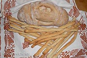 pane casareccio e grissini stirati